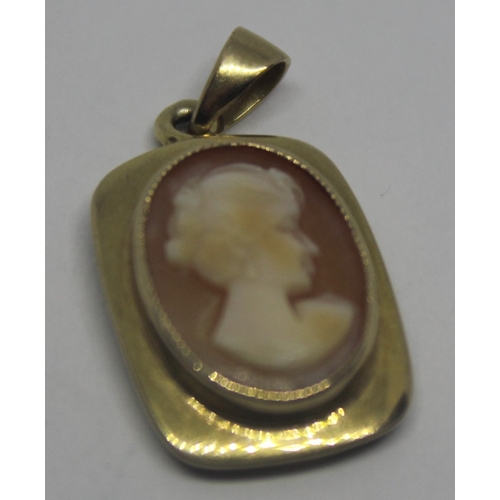 238 - 9ct GOLD CAMEO PENDANT