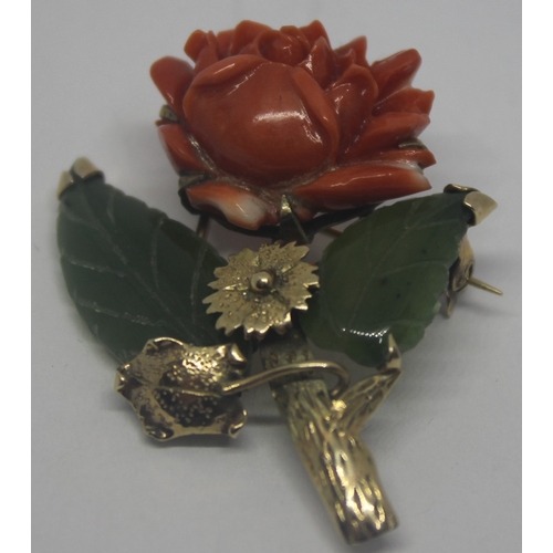 239 - GOLD COLOUR FLOWER BROOCH (STAMPED S10K) 7.6g)