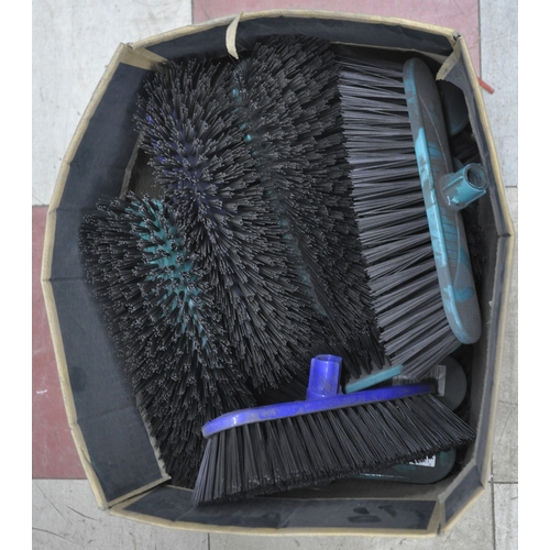 34 - 2 BOXES OF DUST PANS, BOX OF BRUSH HEADS