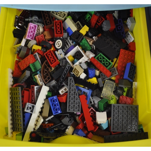 65 - PLASTIC DRAWER UNIT OF LEGO AND SMALL TROLLEY OF LEGO