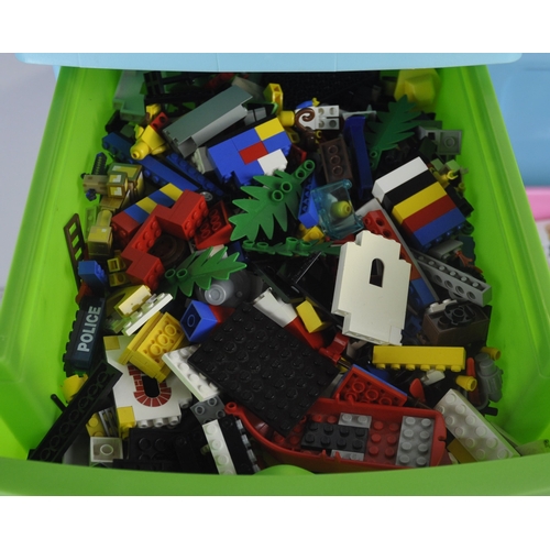 65 - PLASTIC DRAWER UNIT OF LEGO AND SMALL TROLLEY OF LEGO