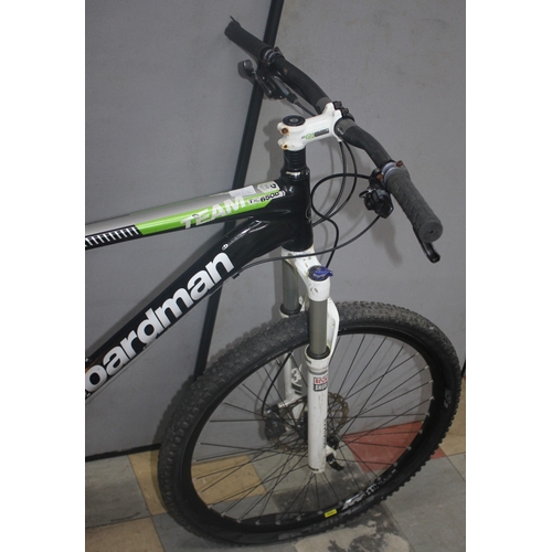 130 - BOARDMAN TXC 650B 20 SPEED MOUNTAIN BIKE WITH DISC BRAKES AND FRONT SUSPENSION