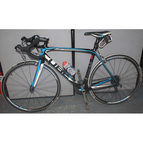 153 - CUBE AGREE GTC 20 SPEED RACING BIKE 56CM FROM PEDAL  TO SEAT POST - COMES WITH HELMET, PUMP, BR... 