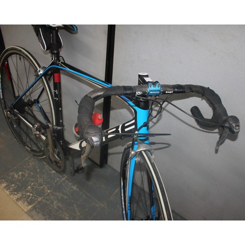 153 - CUBE AGREE GTC 20 SPEED RACING BIKE 56CM FROM PEDAL  TO SEAT POST - COMES WITH HELMET, PUMP, BR... 