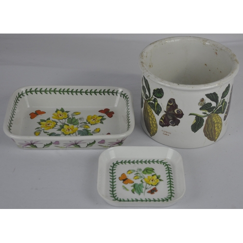 154 - BOX OF PORTMEIRION CERAMICS AND TRAYS