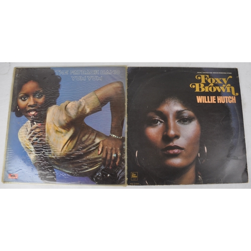 199 - 5 x SOUL RECORD LP ALBUMS - FOXY BROWN WILLIE HUTCH STML 11269, WAR THE WORLD IS GHETTO UAS 29400, J... 