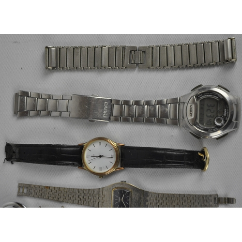 208 - BUNDLE OF WATCHES