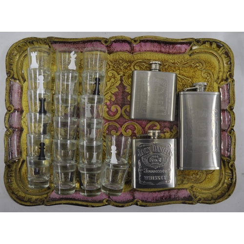 119 - VARIOUS JACK DANIELS COLLECTABLES, SHOT GLASSES AND TRAY