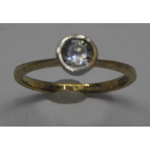 287 - ANTIQUE 9ct GOLD SOLITAIRE RING SET CLEAR STONES 1.7g SIZE L