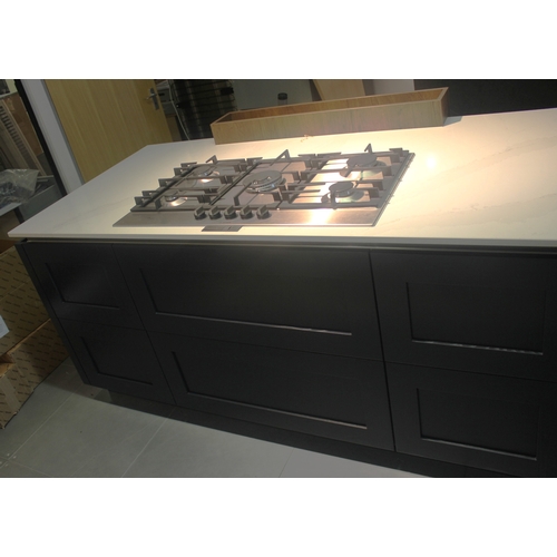 5 - CENTRAL ISLAND DISPLAY WITH BOSCH GAS HOB (200CM X103CM), PLUS TALL CUPBOARDS TO MATCH WITH DRAWER B... 