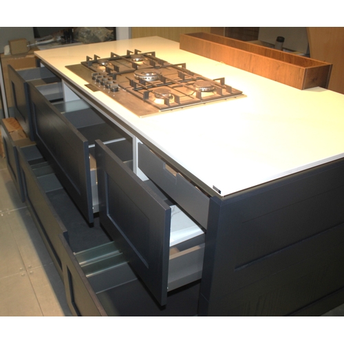 5 - CENTRAL ISLAND DISPLAY WITH BOSCH GAS HOB (200CM X103CM), PLUS TALL CUPBOARDS TO MATCH WITH DRAWER B... 