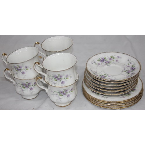 7 - SUITCASE OF MISCELLANEOUS INCLUDING TEA SET