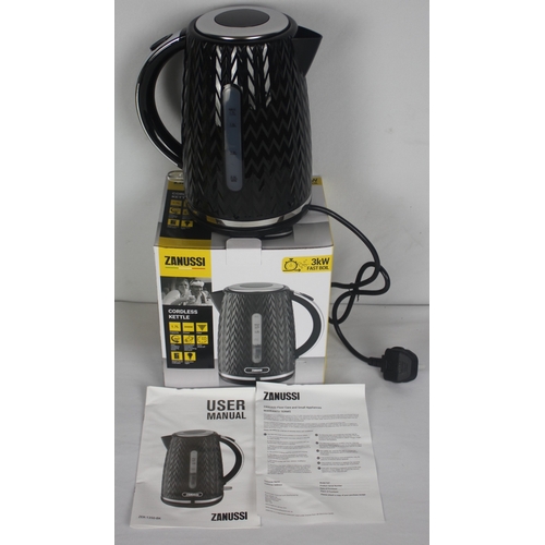 62 - 3 NEW ZANUSSI 3KW CORDLESS KETTLES