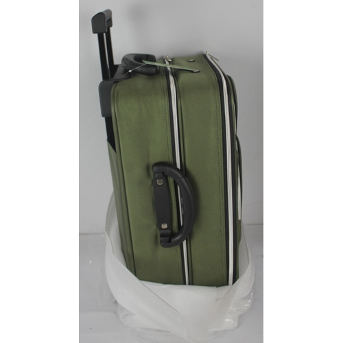 106 - DRAKES PRIDE WHEELED SUITCASE