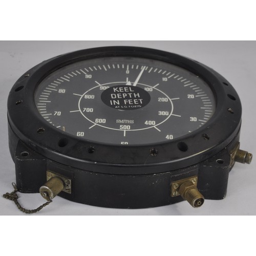 141 - SMITHS SUBMARINE DEPTH GAUGE IN BLACK METAL CASING DATED 26-4-1976