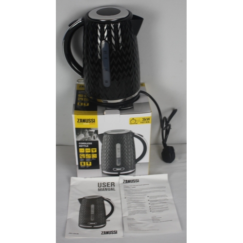 157 - 2 NEW ZANUSSI 3KW CORDLESS KETTLES