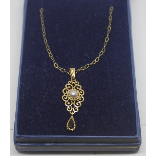 231 - 9ct GOLD CHAIN WITH YELLOW METAL PEARL AND GARNET PENDANT 18INCH (1.2G)