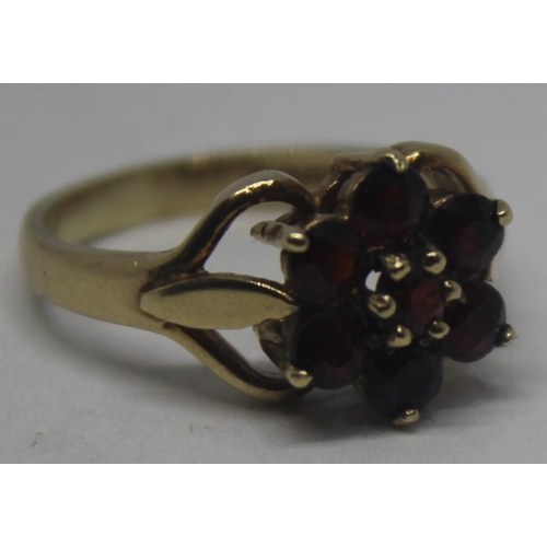 243 - HALLMARKED 375 GARNET CLUSTER RING SIZE M (3G)