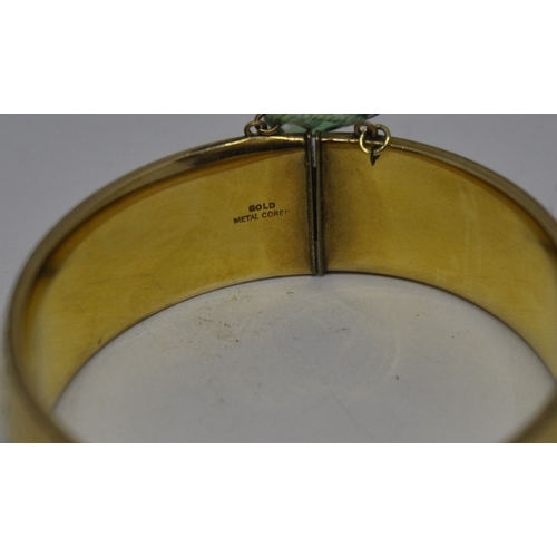 256 - PERIOD BOXED VINTAGE GOLD 'METAL CORE' BANGLE