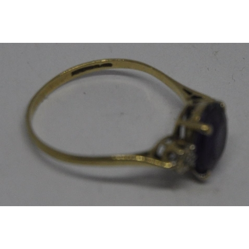 285 - 9ct GOLD PURPLE PASTE SOLITAIRE RING SIZE L 1.4g