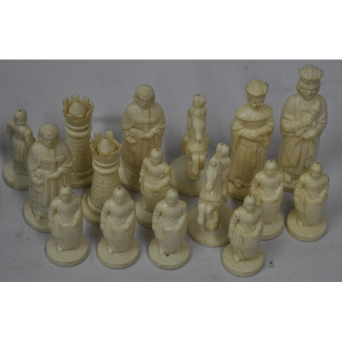 71 - TRAVEL CHESS SET AND VARIOUS PIECES