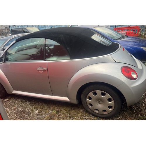 102 - VOLKSWAGEN BEETLE CABRIOLET 1.9 TDi - REGISTRATION MT59 MJX - NO KEYS

SILVER
DIESEL
1900CC
MANUAL,
... 