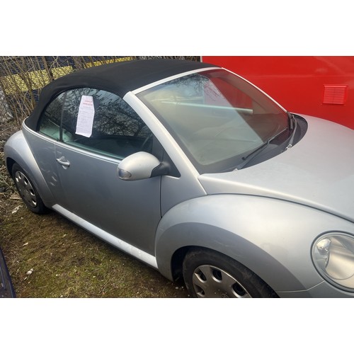 102 - VOLKSWAGEN BEETLE CABRIOLET 1.9 TDi - REGISTRATION MT59 MJX - NO KEYS

SILVER
DIESEL
1900CC
MANUAL,
... 