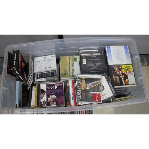 168 - LARGE QUANTITY OF COMPACT DISCS