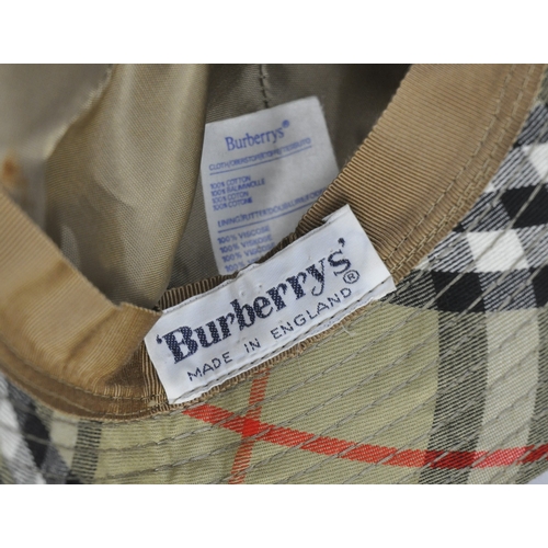 179 - BURBERRY HAT