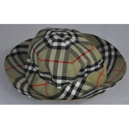 179 - BURBERRY HAT