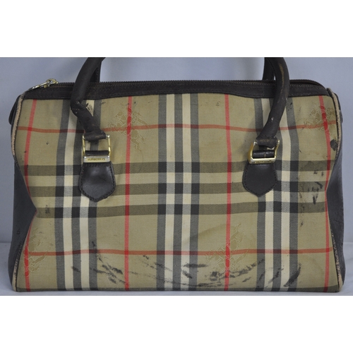 178 - VINTAGE BURBERRY HANDBAG