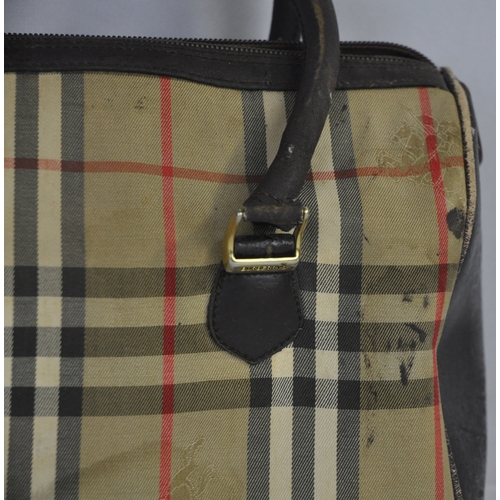 178 - VINTAGE BURBERRY HANDBAG