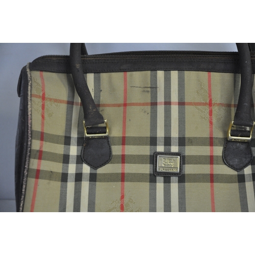 178 - VINTAGE BURBERRY HANDBAG