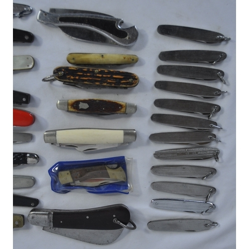 40 - VARIOUS KNIVES - BEING SOLD FOR COLLECTION ONLY 