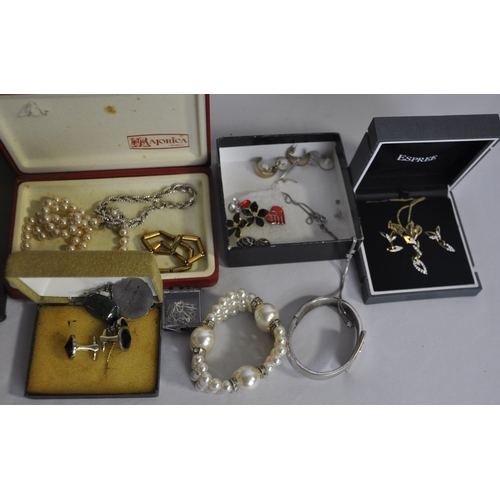 404 - SMALL BOX OF COSTUME JEWELLERY INCLUDING CULTURED PEARLS