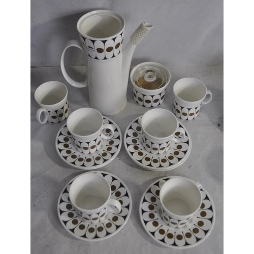 82 - POOLE POTTERY PART TEA SET & HOSTESS TABLEWARE BLACK VELVET PART TEA SET (TEA POT MISSING LID)