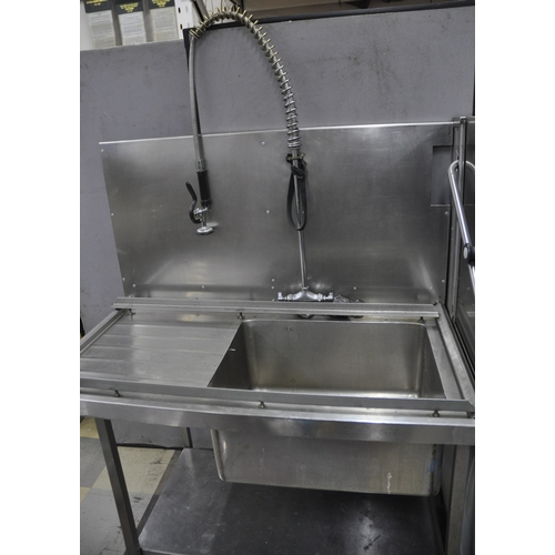 114 - SAMMIC PASS THROUGH DISHWASHER WITH SINK AND DRAINING TABLE (3 PHASE)