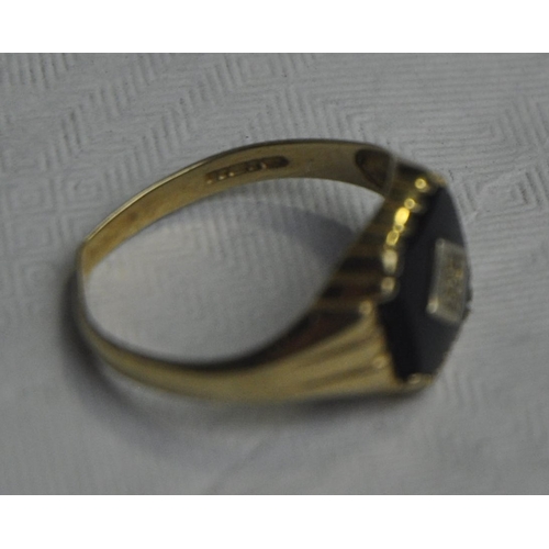 186 - 9ct GOLD ONYX AND DIAMOND RING SIZE I 2.4g