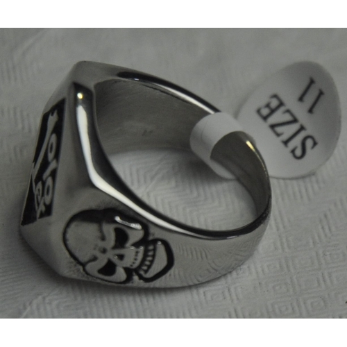 189 - SILVER COLOUR BIKERS RING SIZE V 17.7g