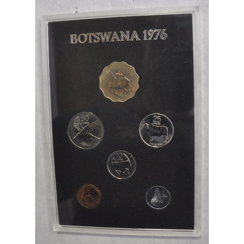 197 - SET OF COINS FIRST COINAGE OF THE REPUBLIC OF BOTSWANA 1976 AND OLYMPIC GAMES SEOUL 1988 SET OF COIN... 