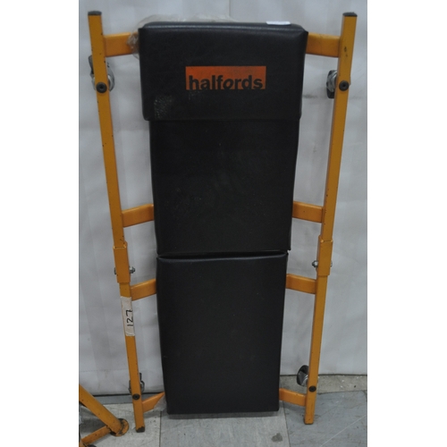 3 - HALFORDS 2-TONNE HYDRAULIC TROLLEY JACK, 4 AXLE STANDS AND UNDER CAR CREEPER TROLLEY