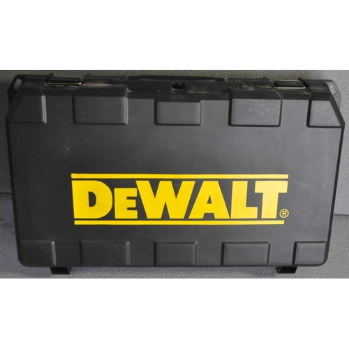 20 - DEWALT DCH 253M2 LITHIUM ION 18v 4.0ah HAMMER DRILL WITH 2 BATTERIES, CHARGER & CASE (A84)