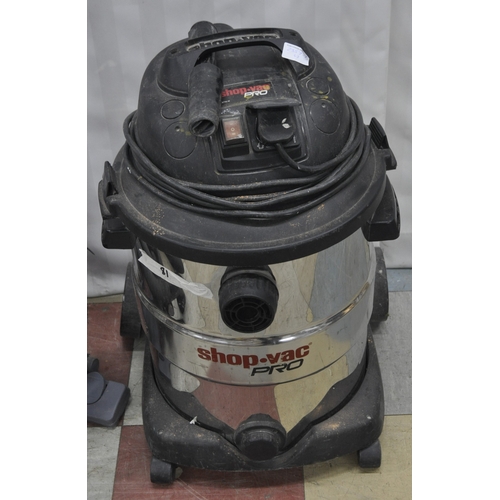 69 - SHOP VAC PRO WET AND DRY VACUUM CLEANER AND ACCESSORIES