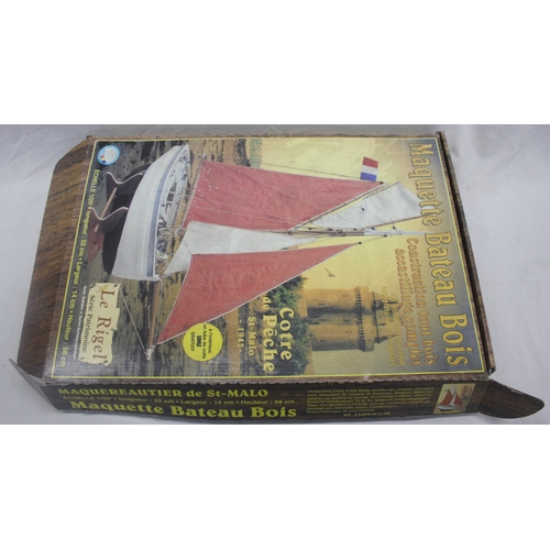 104 - 5 MODEL BOAT KITS - 3 VANGUARD MODELS 