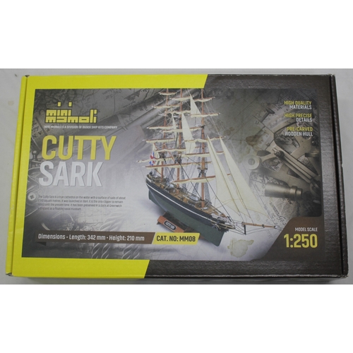 106 - 3 MODEL BOAT KITS - MINI MAMOLI CUTTY SARK, CALDER CRAFT HMS CRUISER AND CALDER CRAFT HMAV BOUNTY - ... 