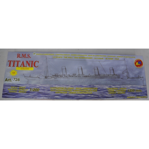 127 - 4 RMS TITANIC KITS - REVELL, 2 x MANTUA MODEL AND PANART - PLEASE SEE PHOTOS OR VIEW IN PERSON TO CH... 