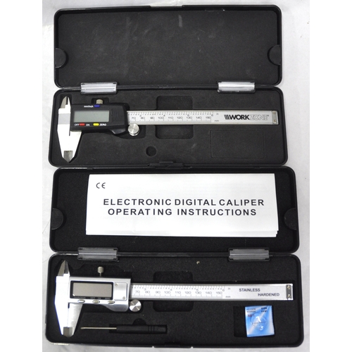 138 - 4 DIGITAL CALIPERS