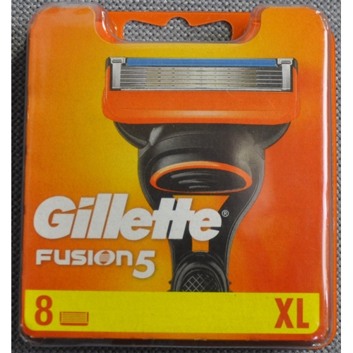 144 - 8 PACKS OF 8 GILETTE FUSION 5 RAZOR HEADS (A116)