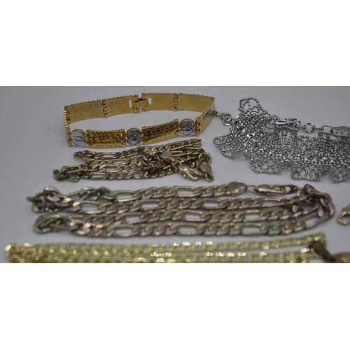 367 - QUANTITY ITEMS MARKED 18,18K, 750 - NOT GOLD: 2 BRACELETS, 3 NECKLACES AND NECKLACE WITH PENDANT PLU... 