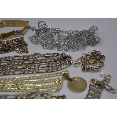 367 - QUANTITY ITEMS MARKED 18,18K, 750 - NOT GOLD: 2 BRACELETS, 3 NECKLACES AND NECKLACE WITH PENDANT PLU... 